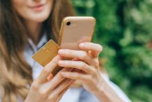 Seguridad digital en Navidad: cómo evitar caer en los “villancicos del fraude online”